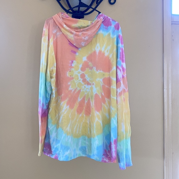 Hooded long sleeve tie dye tee from nc aquarium - Picture 3 of 4